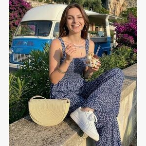 NWOT Dokotoo women’s casual floral blue jumpsuit with pockets size medium